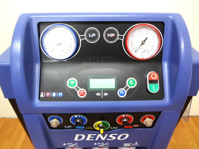 DENSO　冷媒回収再生充填装置　WFRK-03-2